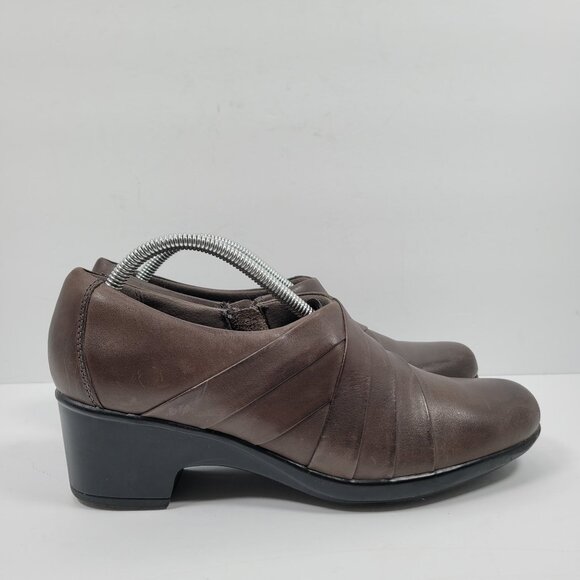 Clarks Collection Women's Brown Leather Slip On Shoes 15260 US Size 9.5M - Picture 1 of 8